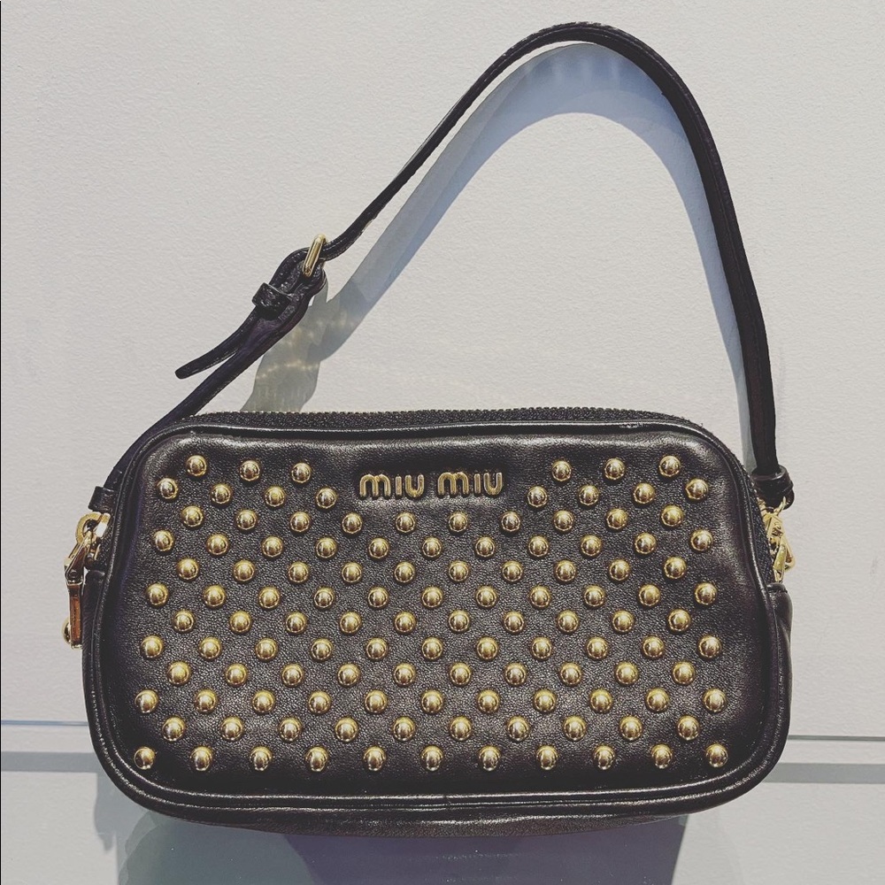 - 💥👜 MIU MIU 👜💥 Authentic Mini pochette